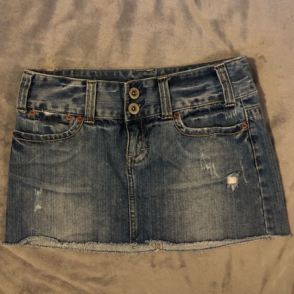 American Eagle 🦅Jean Skirt Distressed Denim sexy